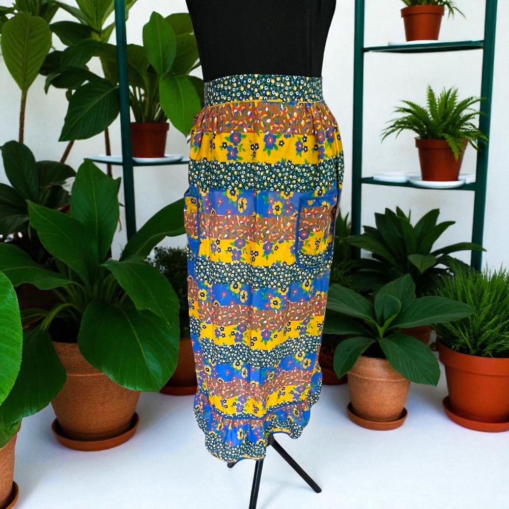 Vintage Retro Floral Apron Long with Ruffle